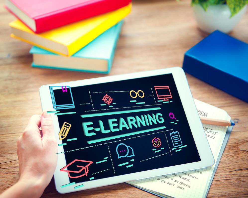مهارات التواصل وإدارة العلاقات