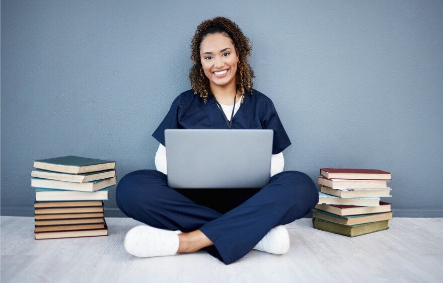 القراءة في التمريض:كيف تقرأ الكتب العلمية في التمريض